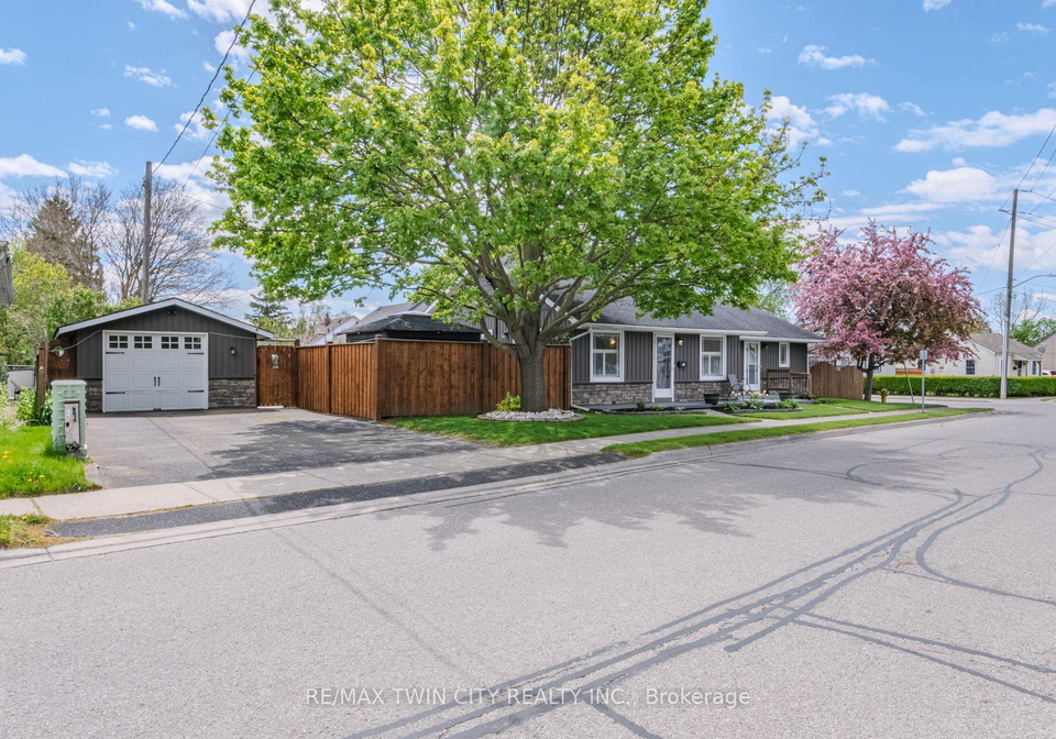 36-crandell-avenue-brantford-ontario-x13117182