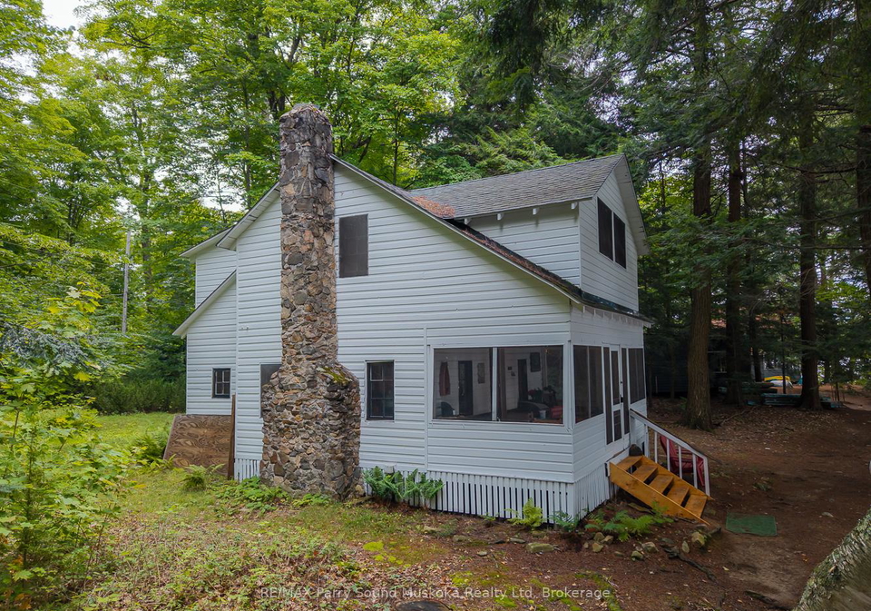 897-172-wa-horseshoe-lake-seguin-ontario-x13117214