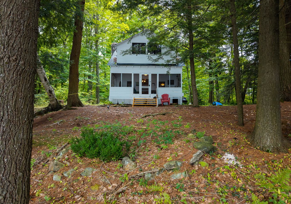 897-172-wa-horseshoe-lake-seguin-ontario-x13117214