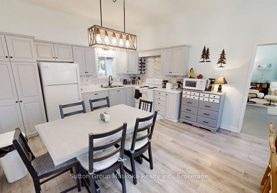 1060-seabreeze-6-road-lake-of-bays-ontario-x13117680