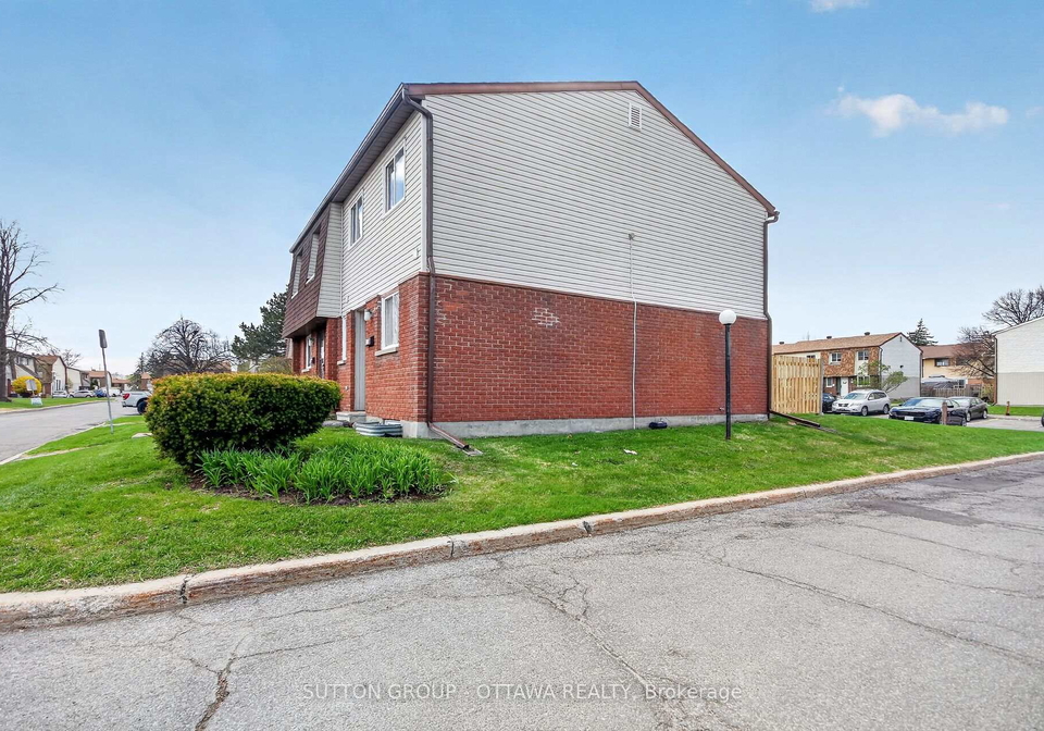 35d-woodvale-green-ottawa-ontario-x13117996