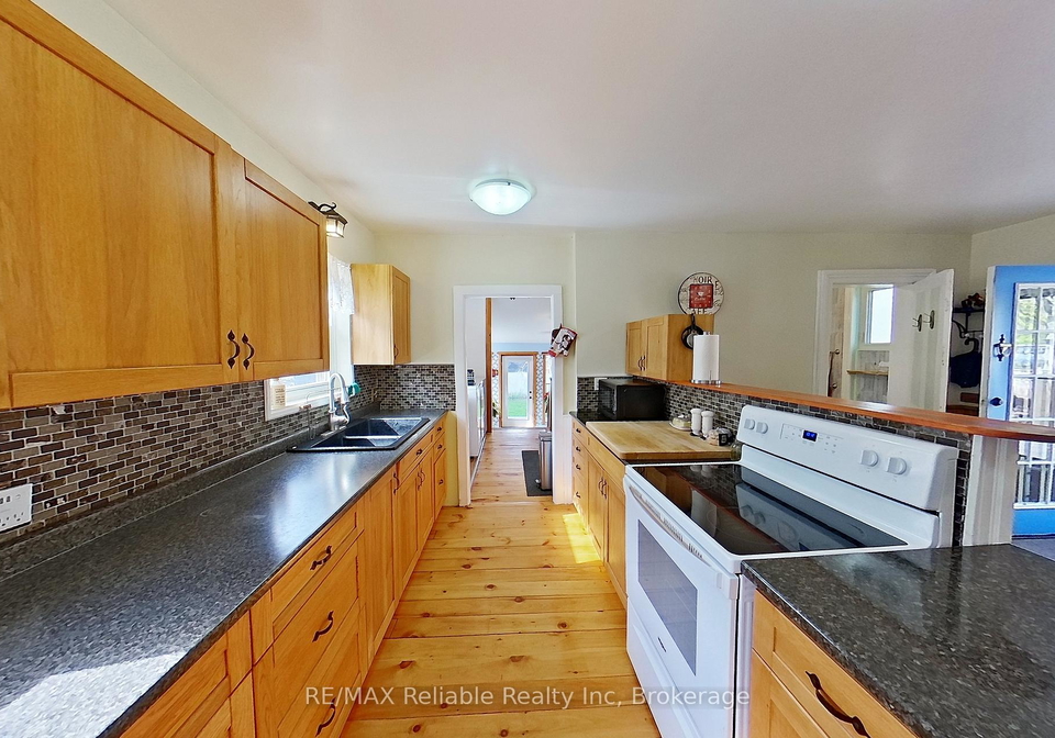 32-rattenbury-street-w-central-huron-ontario-x13118226