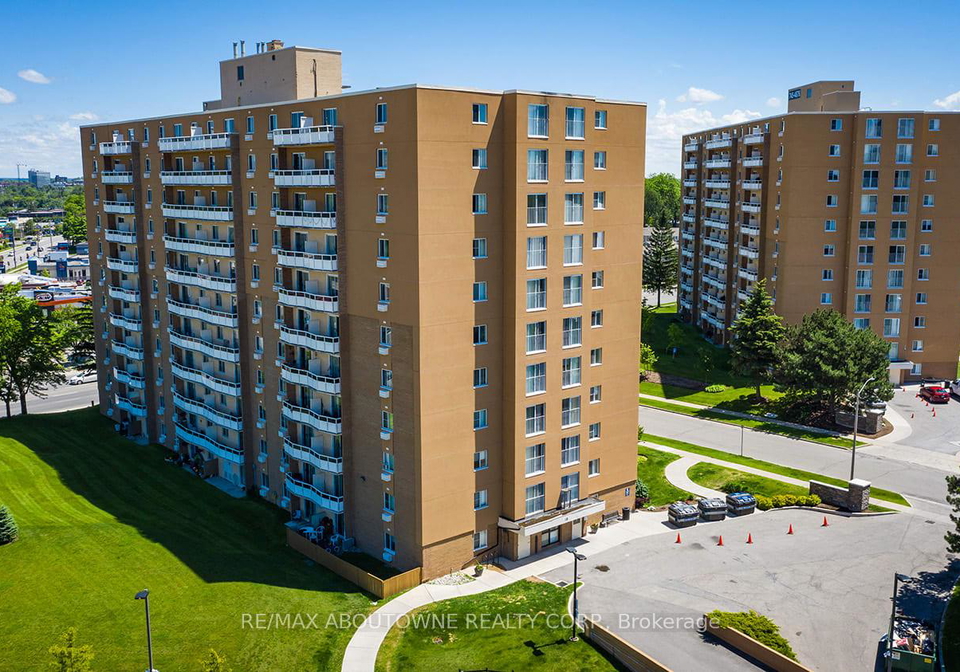 10-overlea-drive-kitchener-ontario-x13118870