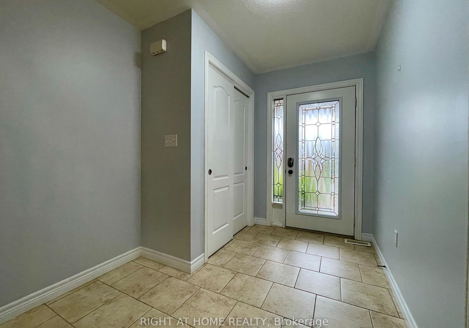 9-periwinkle-drive-hamilton-ontario-x13119064