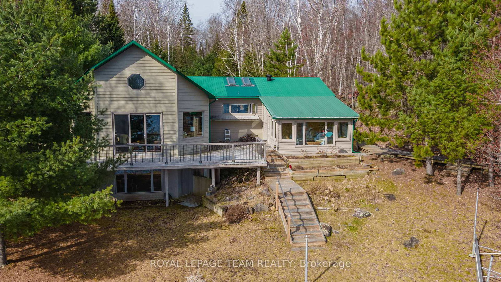 36-whites-road-south-algonquin-ontario-x13119088