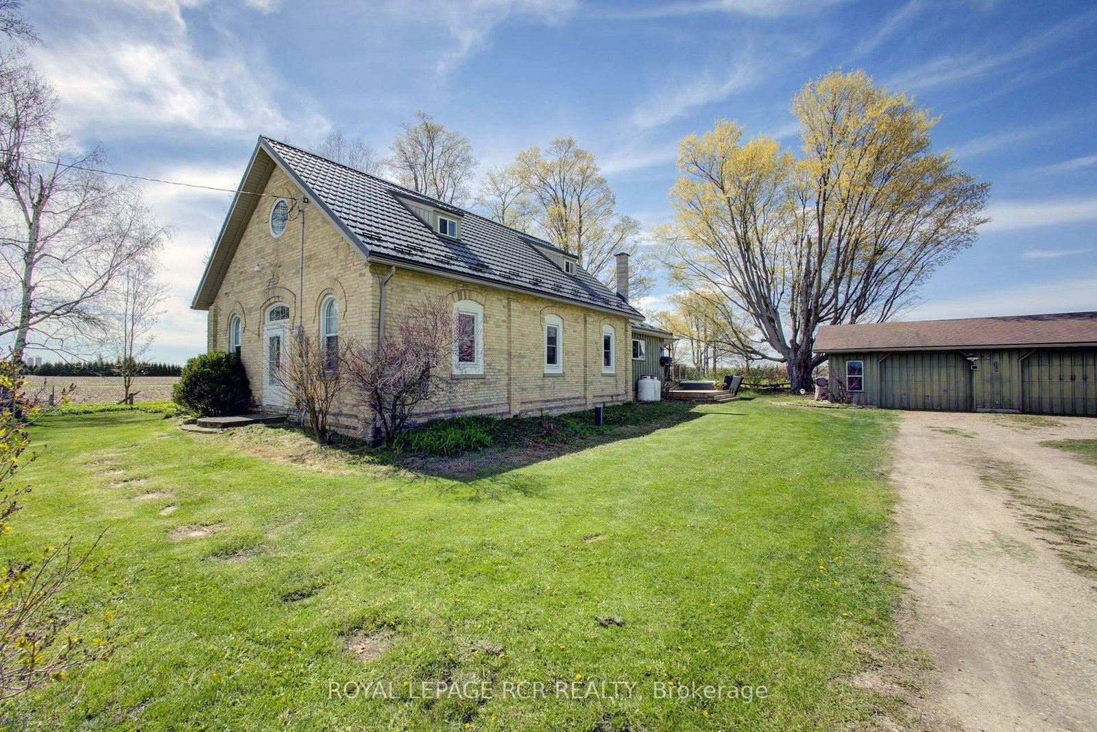 8542-concession-12-mapleton-ontario-x13120550