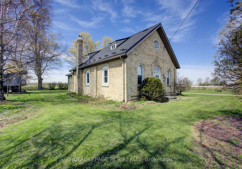8542-concession-12-mapleton-ontario-x13120550