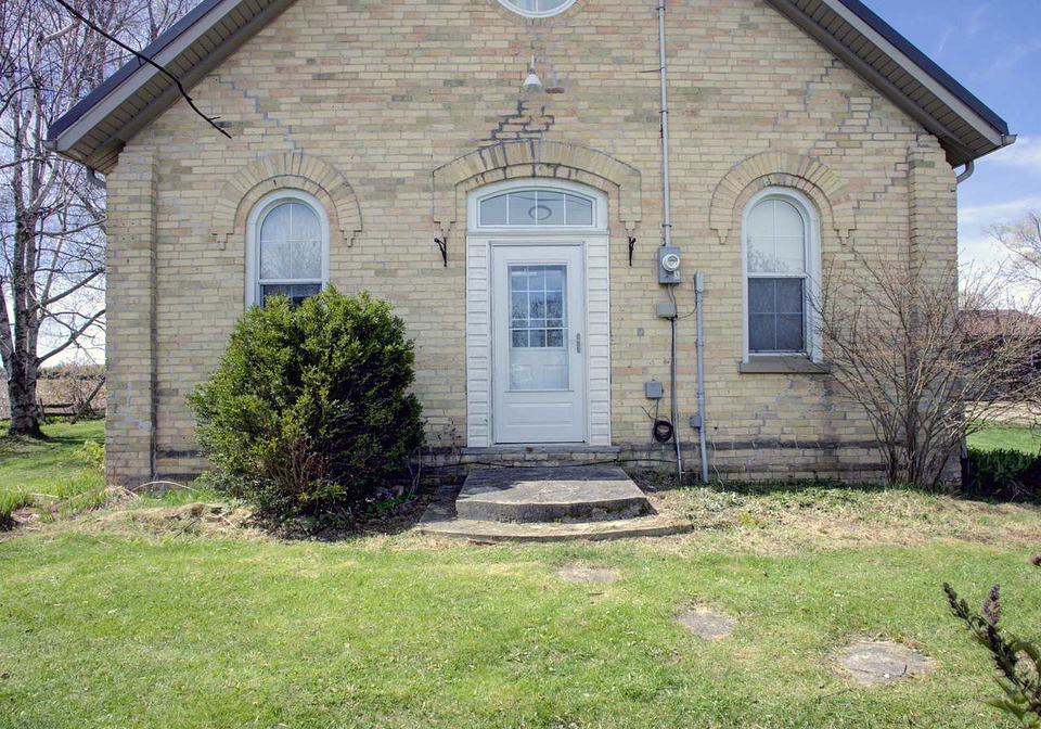8542-concession-12-mapleton-ontario-x13120550