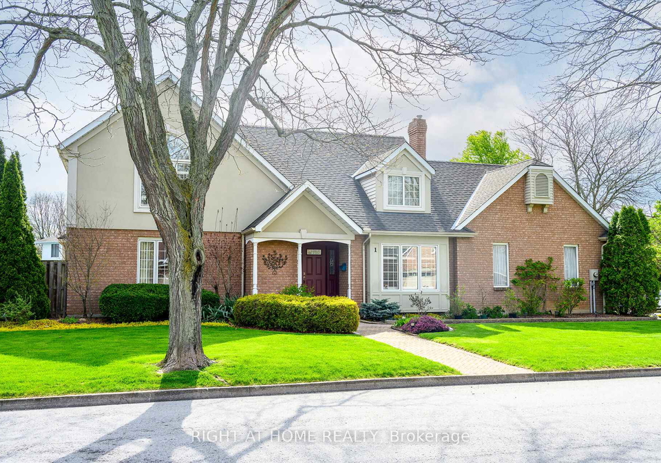 1-captain-tenbrock-terrace-st-catharines-ontario-x13120600