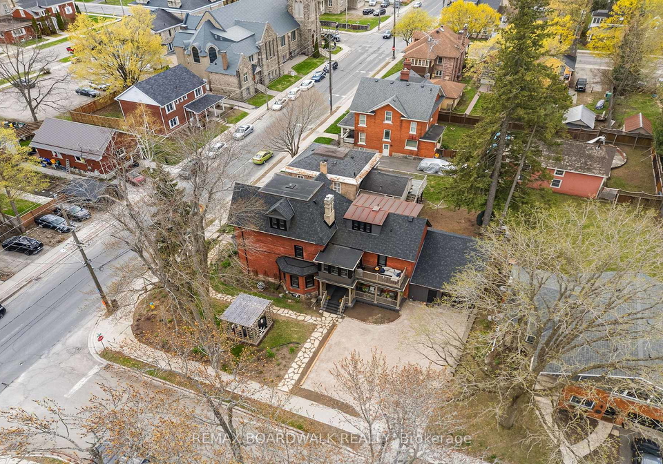 19-north-street-perth-ontario-x13121126