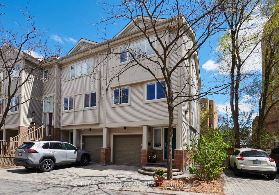 15-schoolhouse-private-ottawa-ontario-x13121362