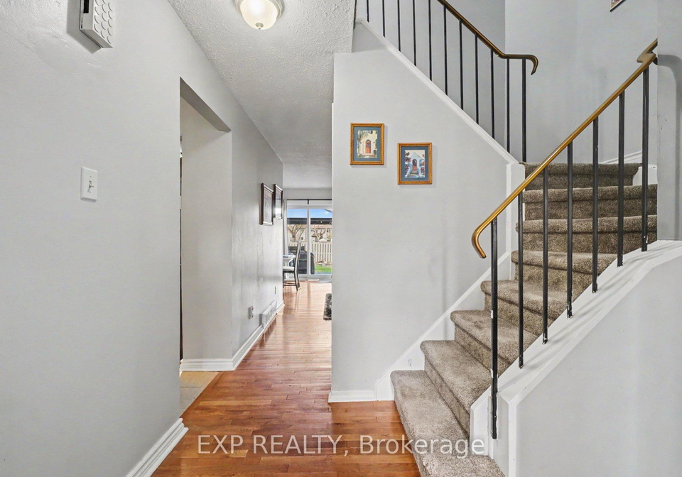 6461-colony-square-ottawa-ontario-x13121546