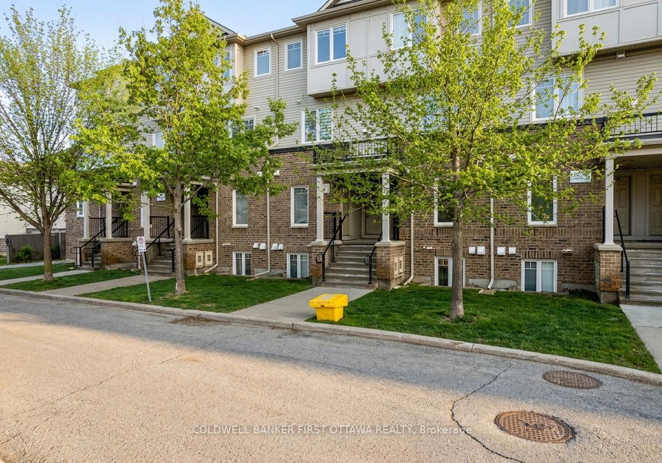 150-urbancrest-private-ottawa-ontario-x13121882