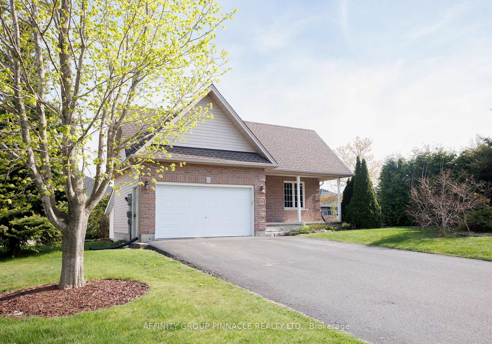 4-champlain-boulevard-kawartha-lakes-ontario-x13121896