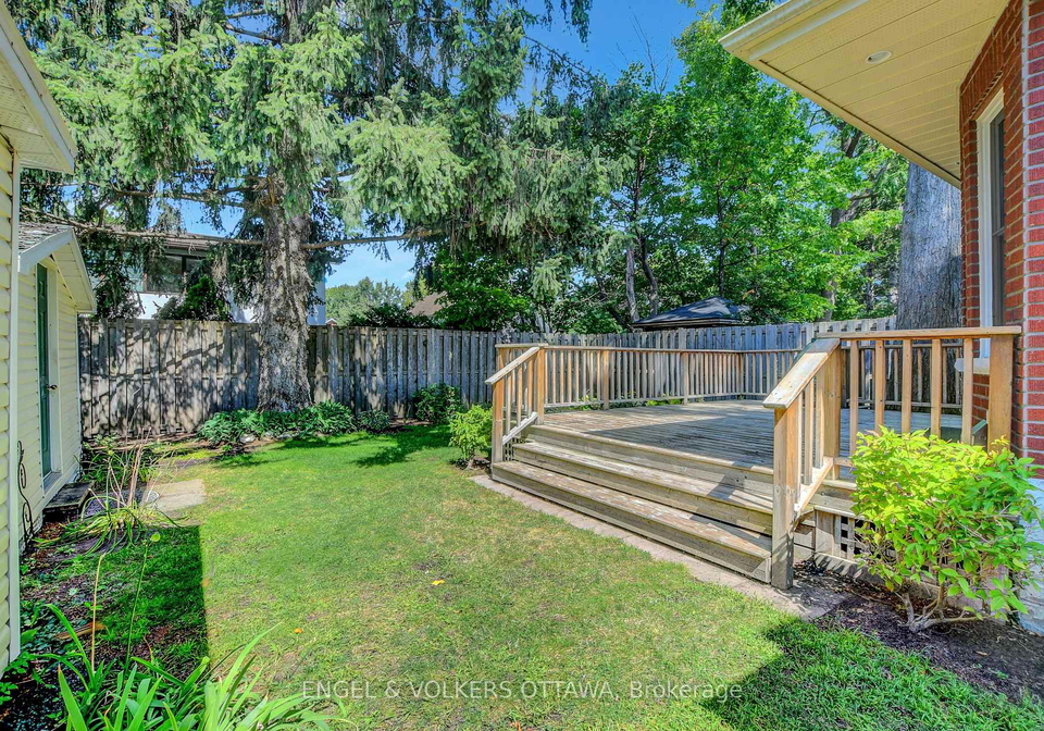 77-helena-street-ottawa-ontario-x13122194