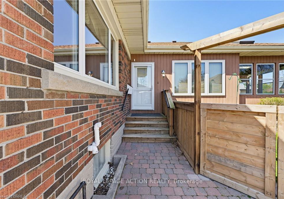 90-henderson-avenue-brantford-ontario-x13122422