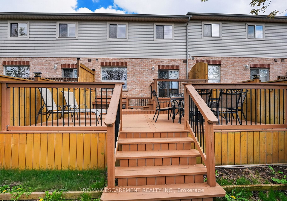 8-lakelawn-road-grimsby-ontario-x13122542