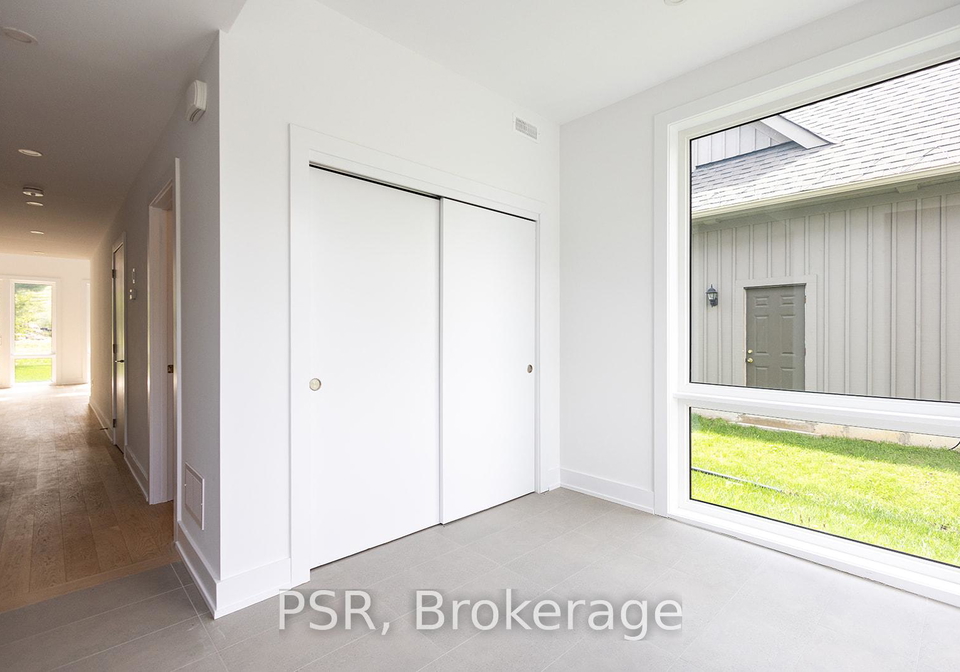 8-baypoint-court-gravenhurst-ontario-x13122646