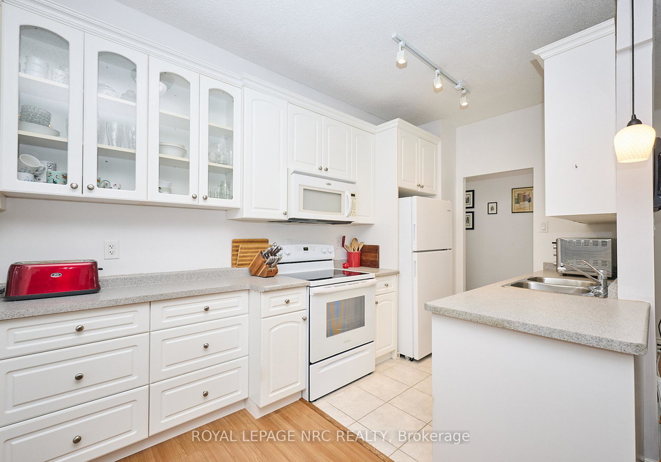 6390-huggins-street-niagara-falls-ontario-x13122726