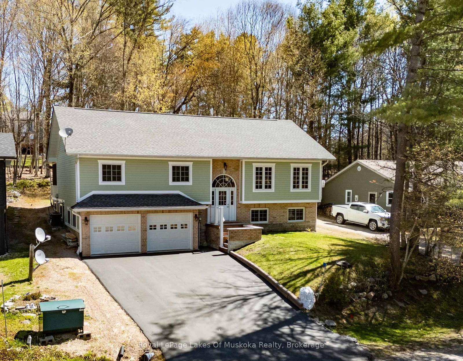 22-duke-street-muskoka-lakes-ontario-x13123112