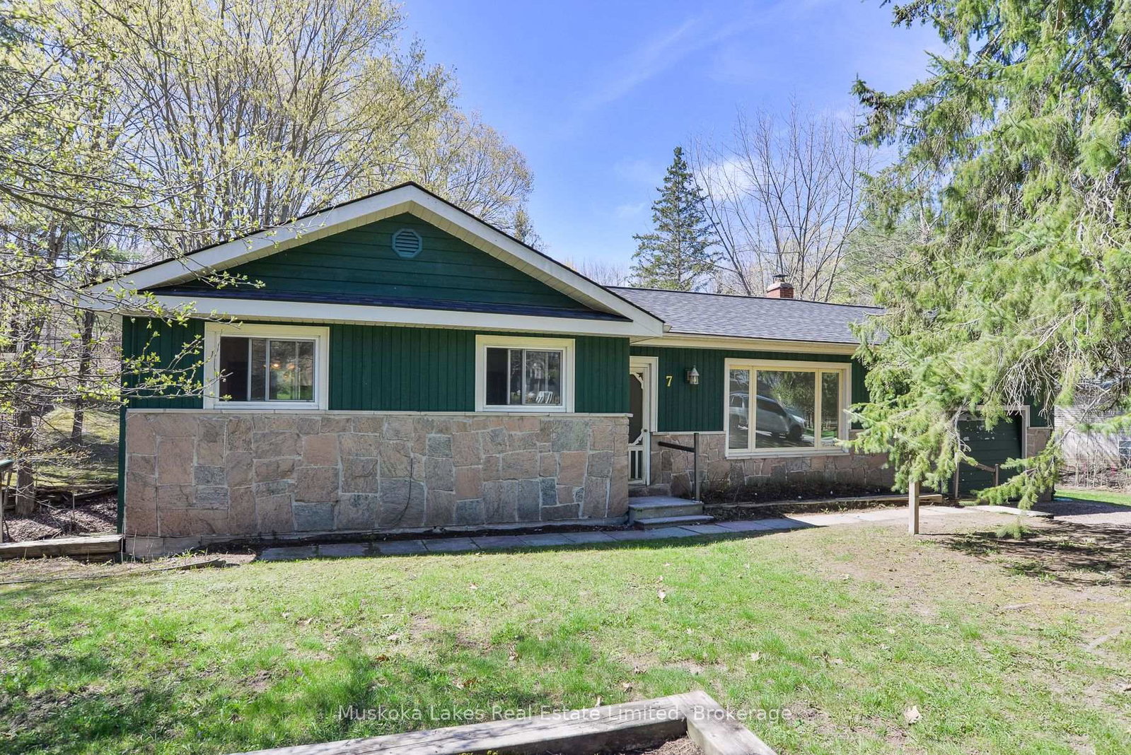 7-ferndale-road-muskoka-lakes-ontario-x13123204