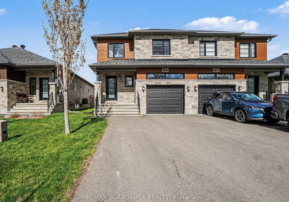 737-azure-street-russell-ontario-x13123574