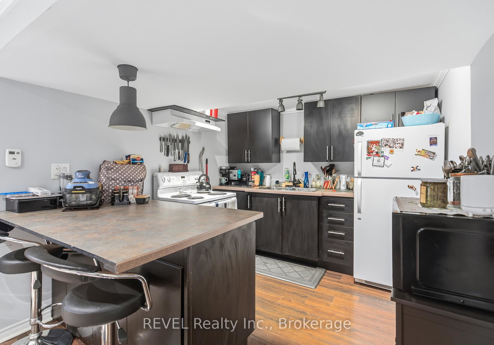 8257-post-road-niagara-falls-ontario-x13124124