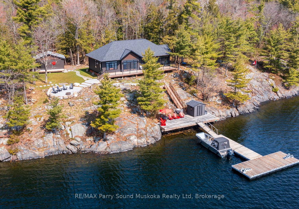 4-b690-island-the-archipelago-ontario-x13124416