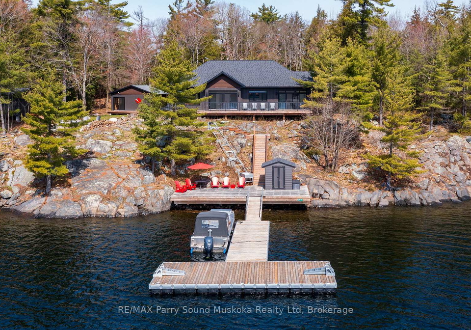 4-b690-island-the-archipelago-ontario-x13124416