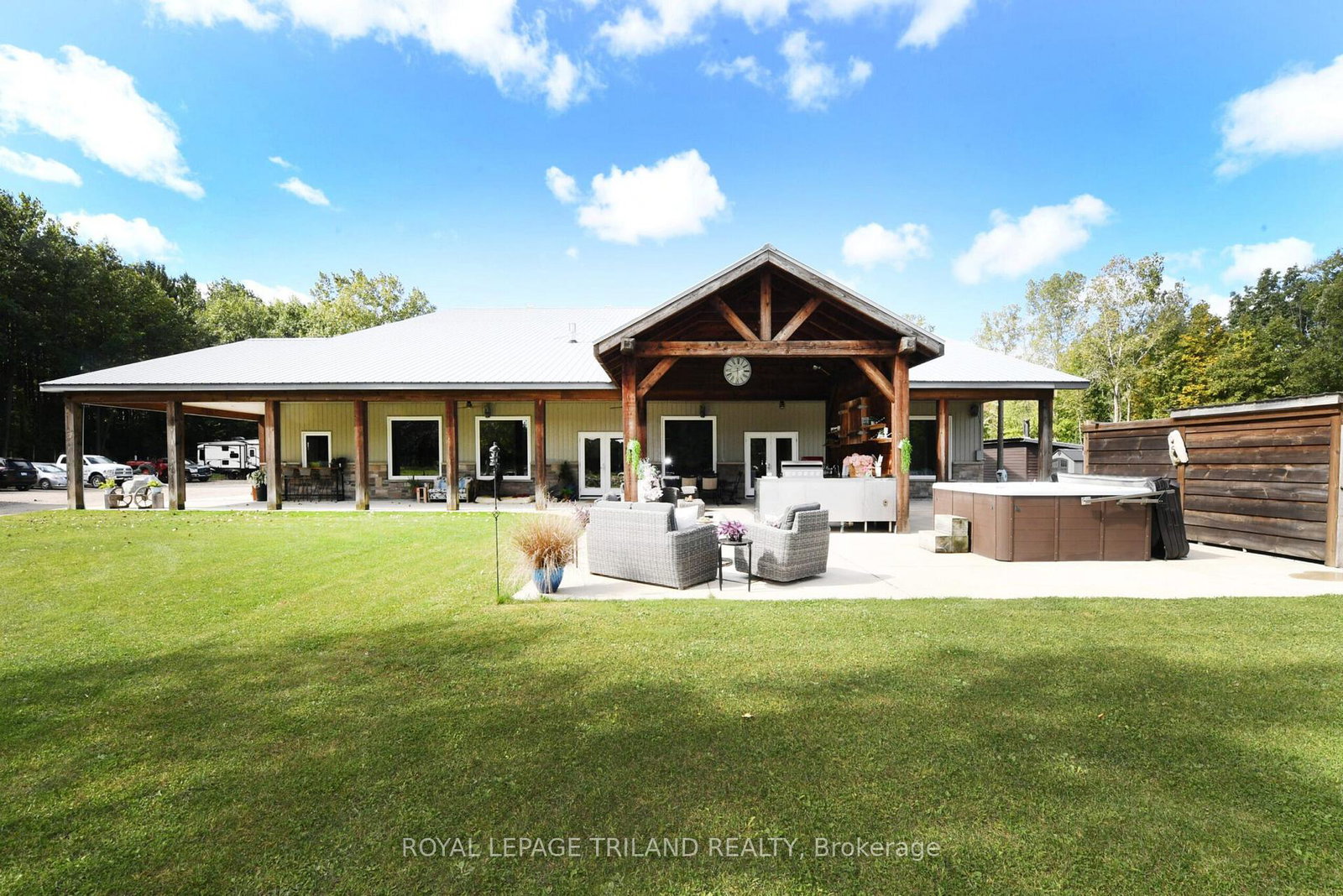 7264-ridge-road-lambton-shores-ontario-x13125074
