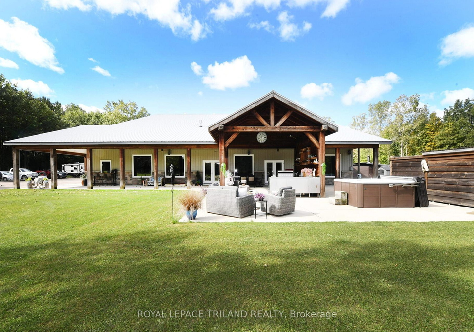 7264-ridge-road-lambton-shores-ontario-x13125074