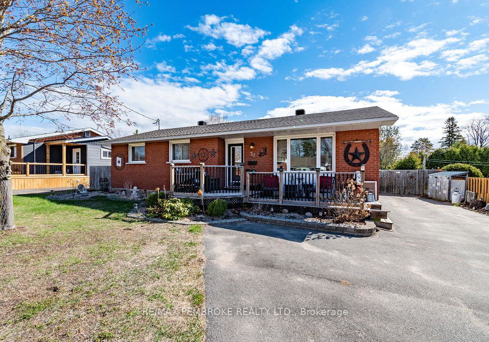 70-selkirk-street-petawawa-ontario-x13125192