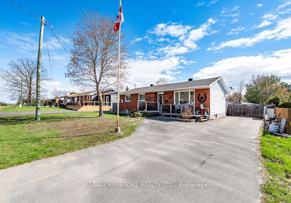 70-selkirk-street-petawawa-ontario-x13125192