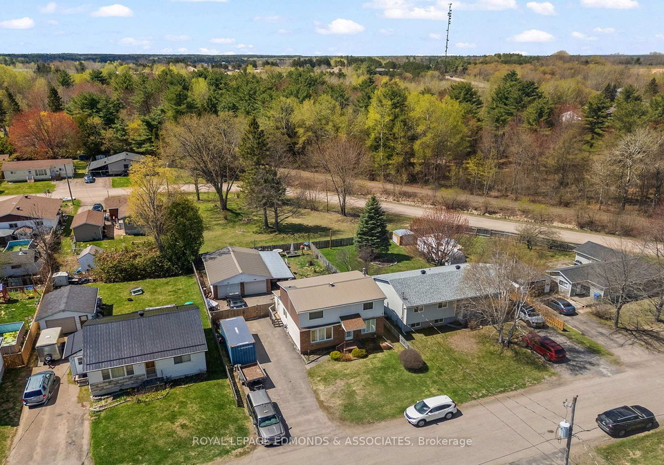650-lorne-street-w-laurentian-valley-ontario-x13125212