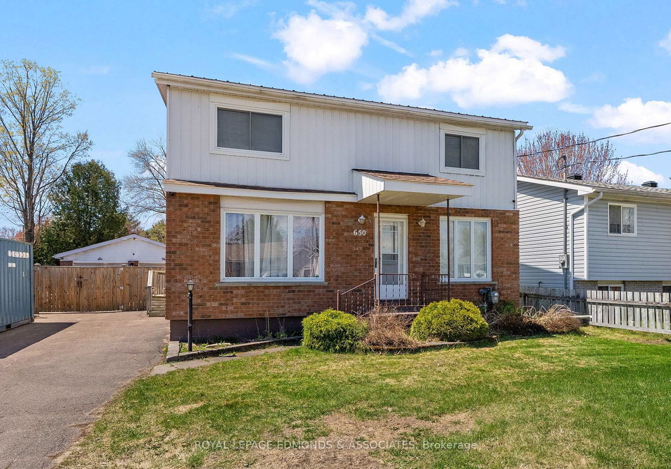650-lorne-street-w-laurentian-valley-ontario-x13125212