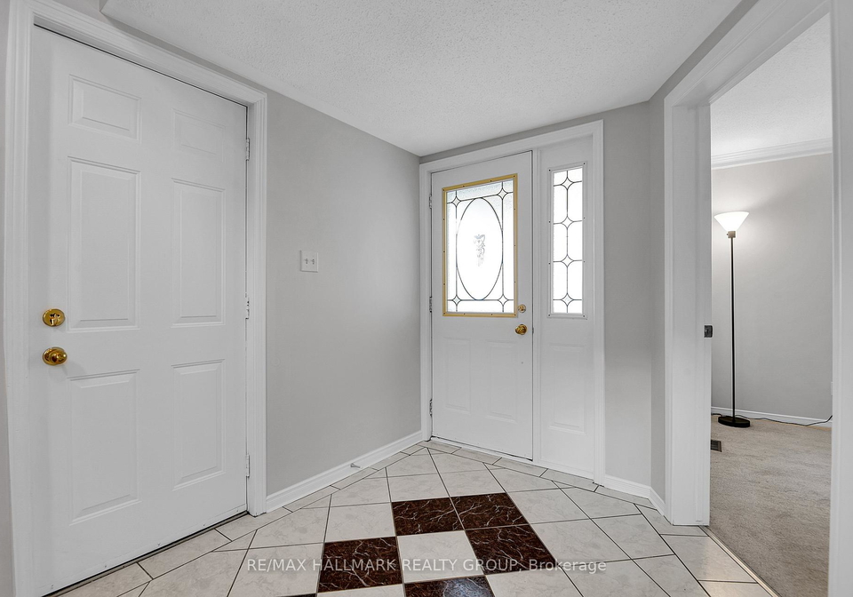6602-windsong-avenue-ottawa-ontario-x13126126