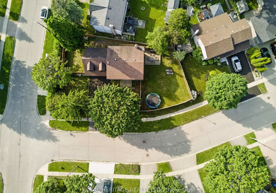 35-aspen-valley-crescent-guelph-ontario-x13126176