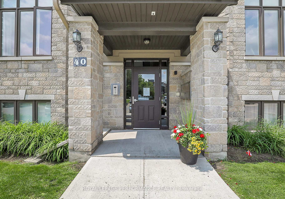 40-prestige-circle-ottawa-ontario-x13126188