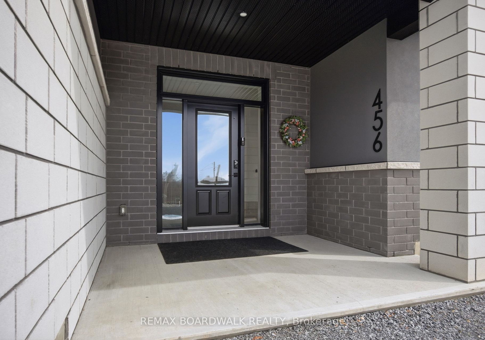 456-pine-grove-lanark-highlands-ontario-x13126476