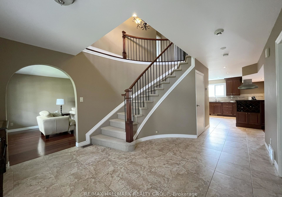 2-inverness-avenue-ottawa-ontario-x13126594