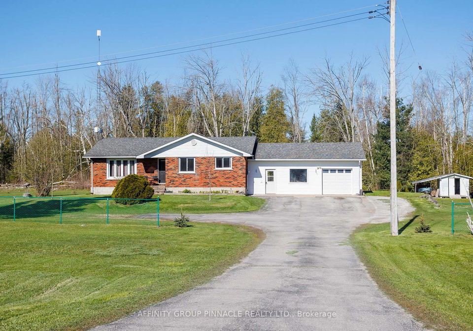 6077-35-highway-kawartha-lakes-ontario-x13126798