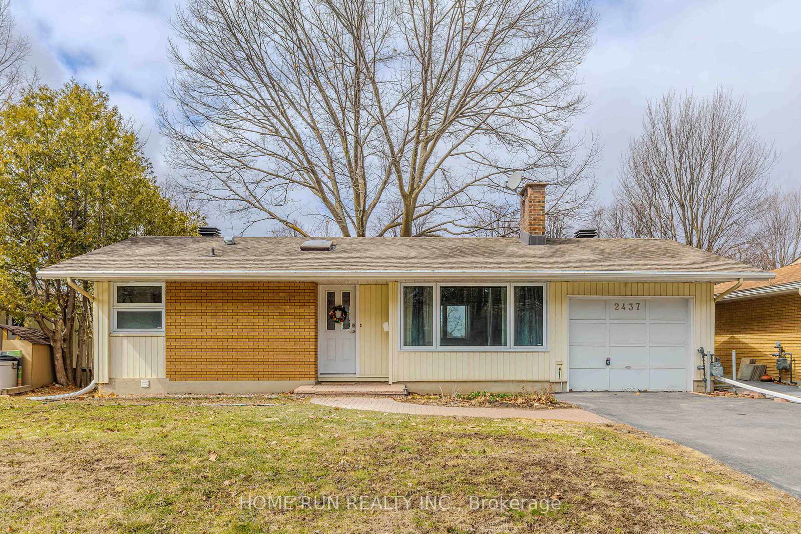 2437-baseline-road-ottawa-ontario-x13127236