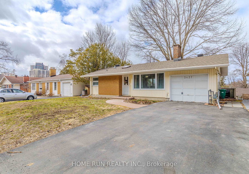 2437-baseline-road-ottawa-ontario-x13127236
