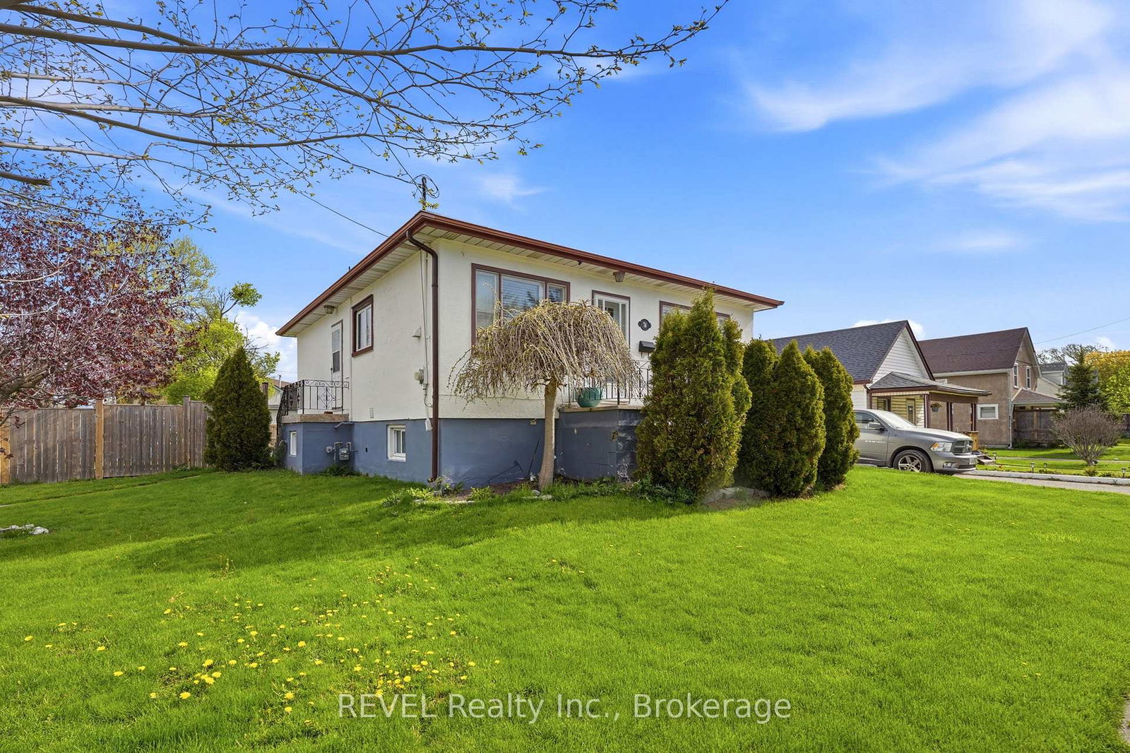 76-chestnut-street-port-colborne-ontario-x13127328