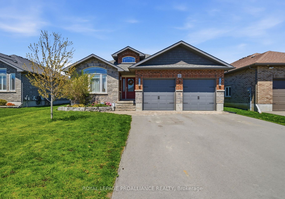 51-crews-crescent-quinte-west-ontario-x13127656