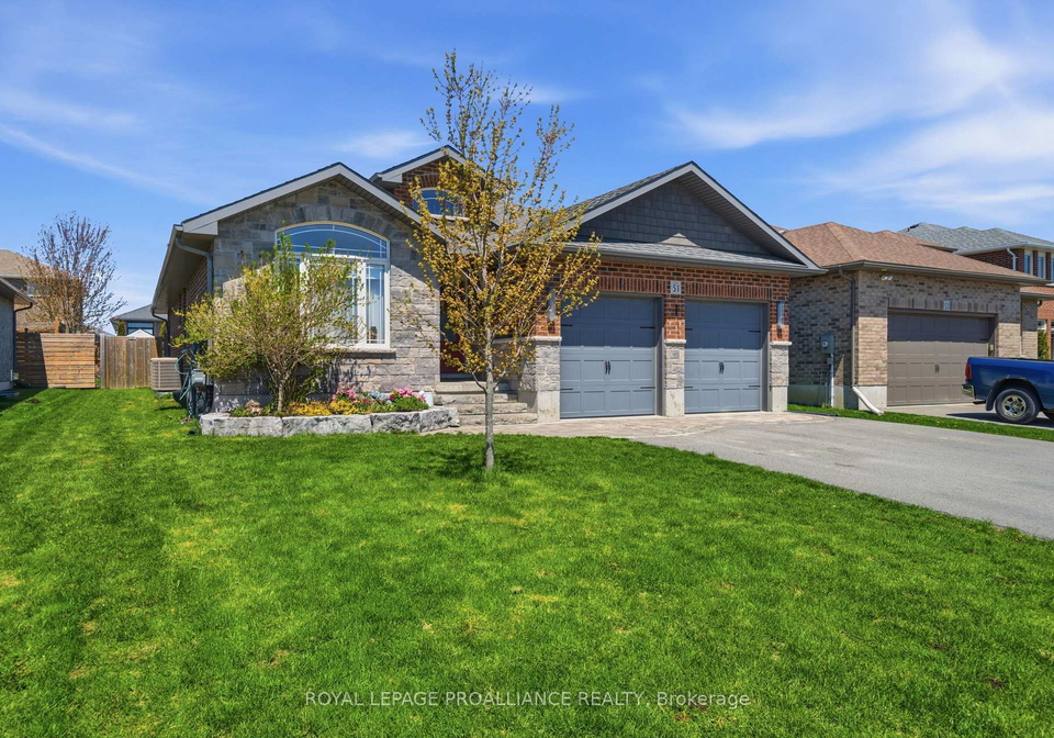 51-crews-crescent-quinte-west-ontario-x13127656