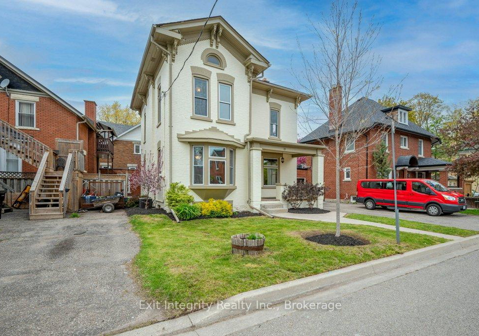 12-clarence-place-kitchener-ontario-x13127698