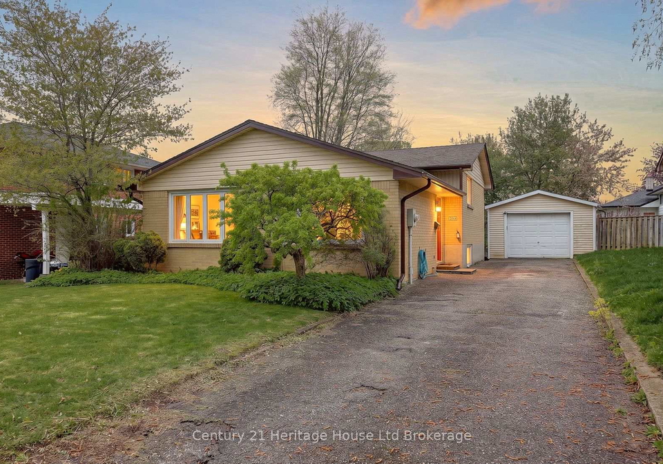 1004-nesbitt-crescent-woodstock-ontario-x13127786