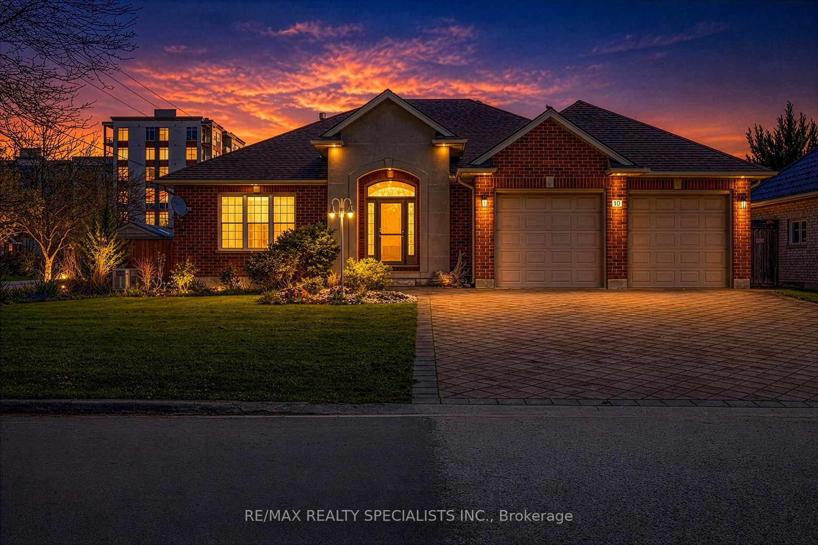 10-prince-of-wales-gate-london-north-ontario-x13128028