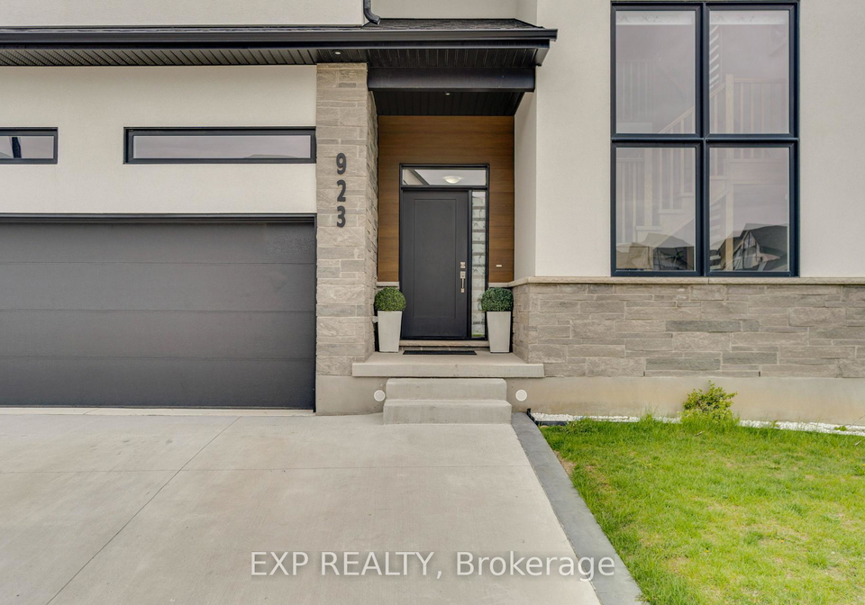 923-stonecliffe-walk-kitchener-ontario-x13128122